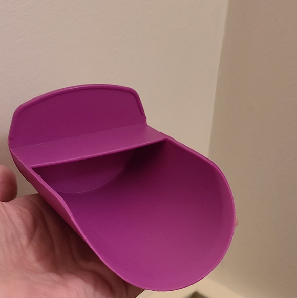 Tupperware Plastic Rocker Scoop - Picture 5 of 5
